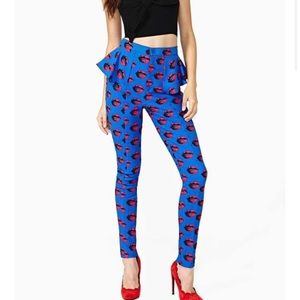 Nasty Gal Lip Pants size small